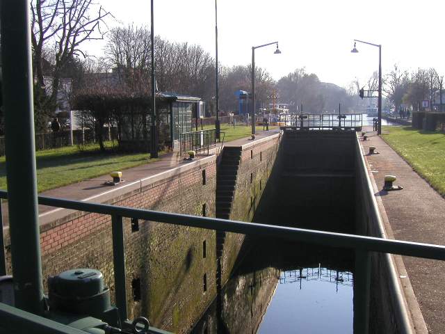 Wehranlage am Wasserkraftwerk Kahlenberg