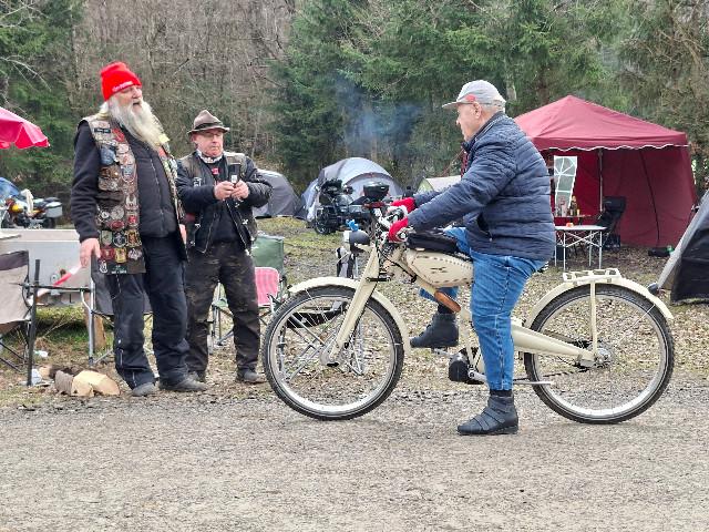 Auch E-Biker sind dabei. 