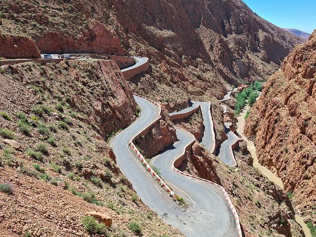 oberhalb der berühmten Serpentinen der Dades-Schlucht