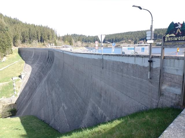 Staumauer am Schluchsee 