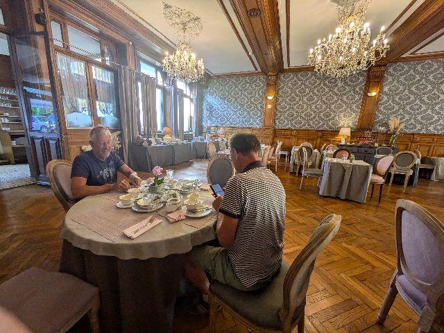 Frühstück in Montbeliard 